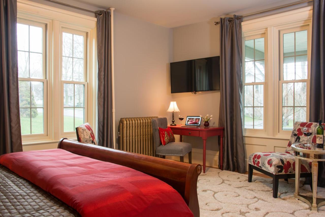 Gothic Eves Inn And Spa Bed And Breakfast Trumansburg Exterior photo