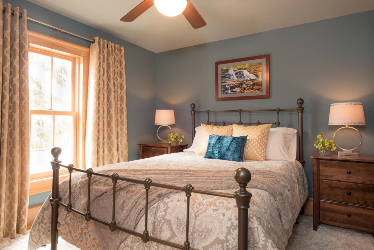 Gothic Eves Inn And Spa Bed And Breakfast Trumansburg Exterior photo